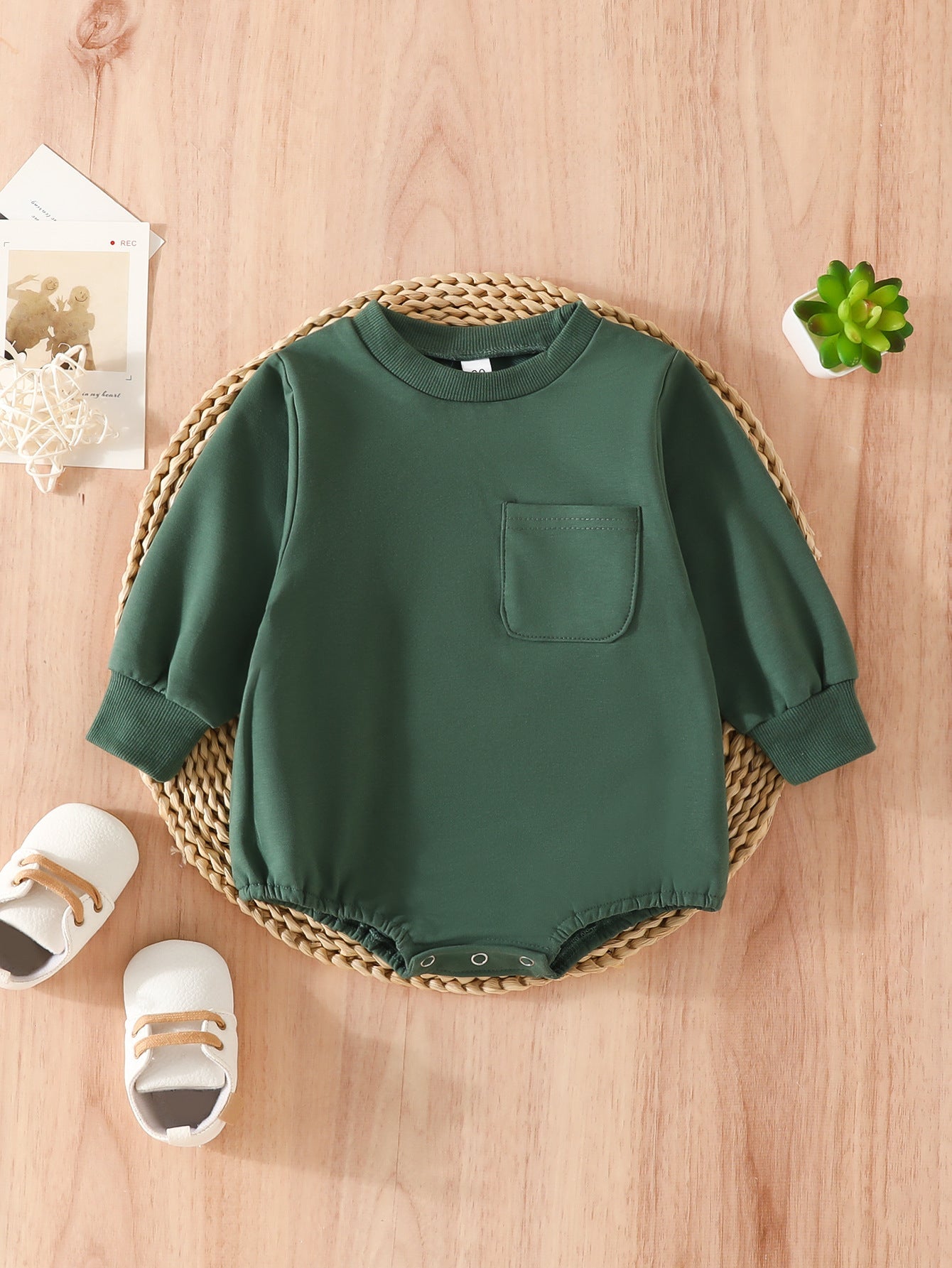 Discover the Perfect Long-Sleeve Pocket Triangle Romper for Your Little One!