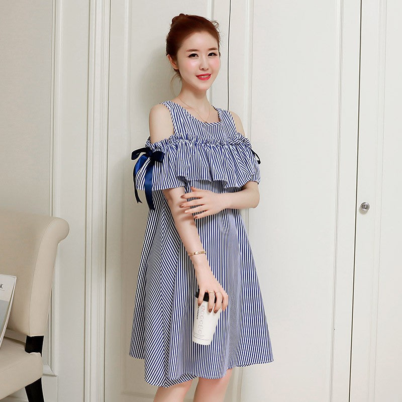 Summer Maternity Dress & Mid-Length Breastfeeding Outfit
